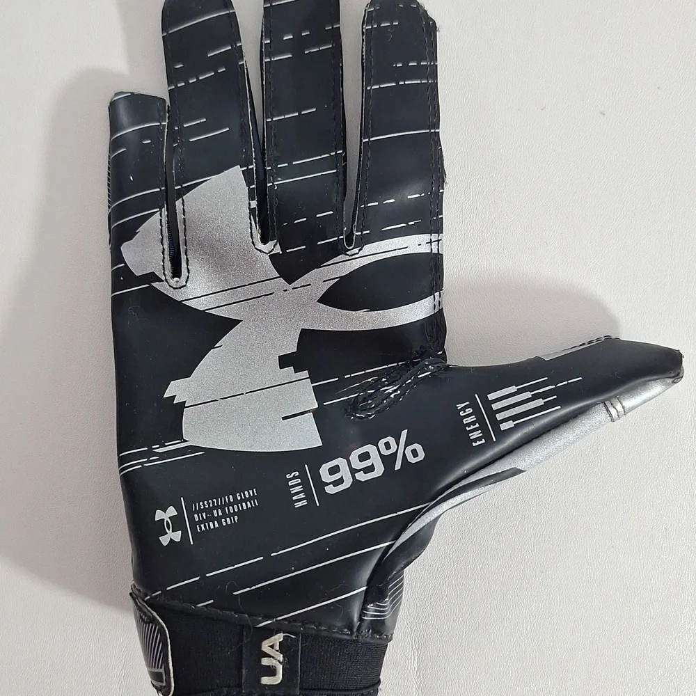 Under Armor Nitro Football Black and Gray Sports Gloves